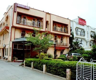 Hotel Doves Inn